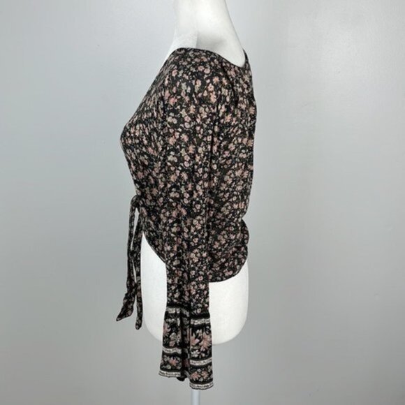 American Eagle Floral Button Front Crop Top Size Medium - Picture 3 of 6